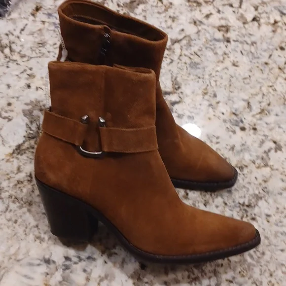 NEW Antonio Melani Tabbie Oiled Suede Mid Heeled Western Buckle Bootie Pecan Pie